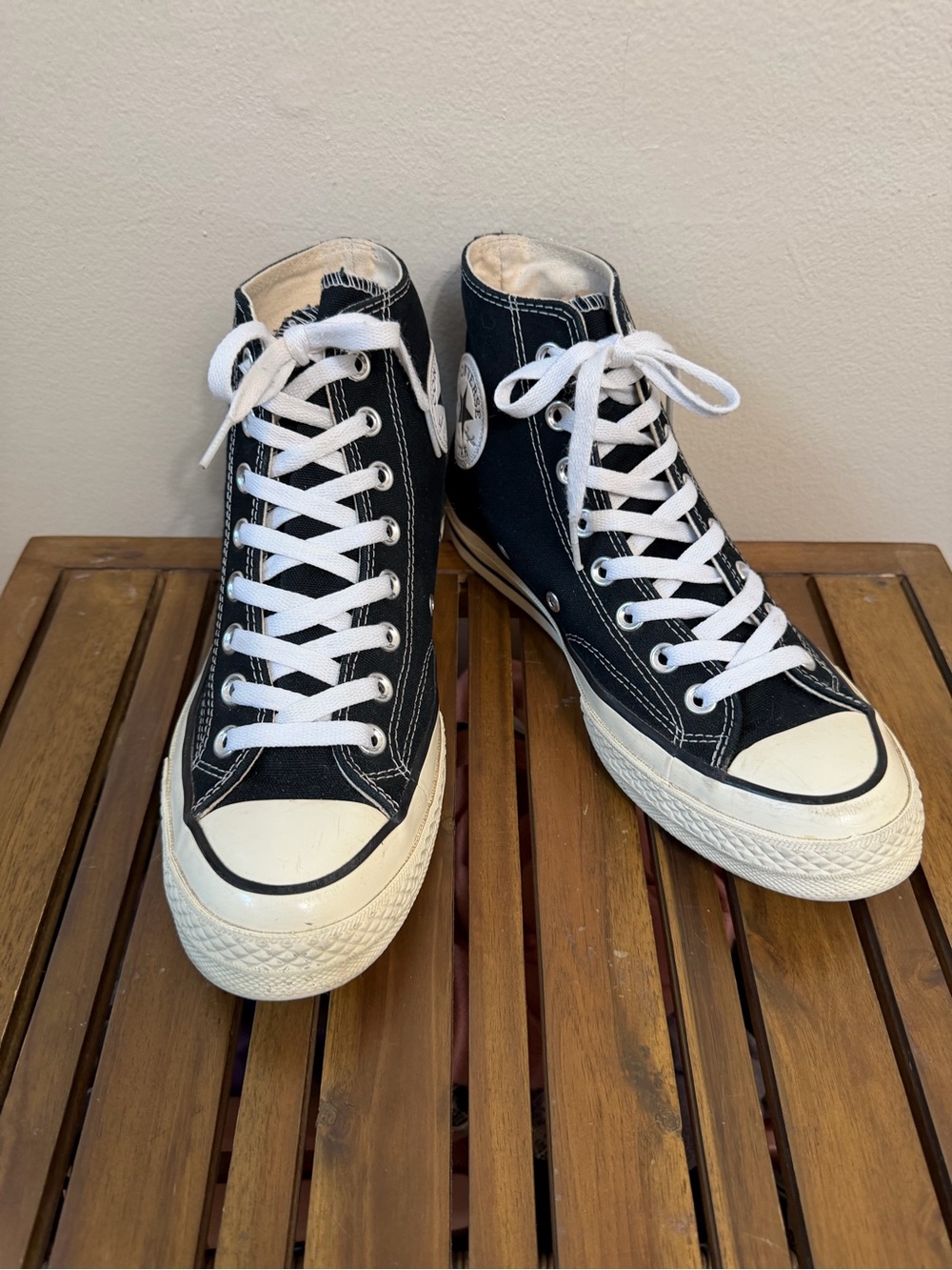 Coverse Chuck Taylor All Star Classic Women’s Hi Top Sneaker Shoe Sz 8.5